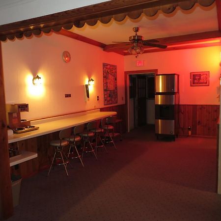 Travelers Inn Motel イーグル・リバー エクステリア 写真