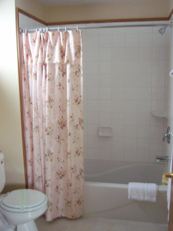Travelers Inn Motel イーグル・リバー 部屋 写真