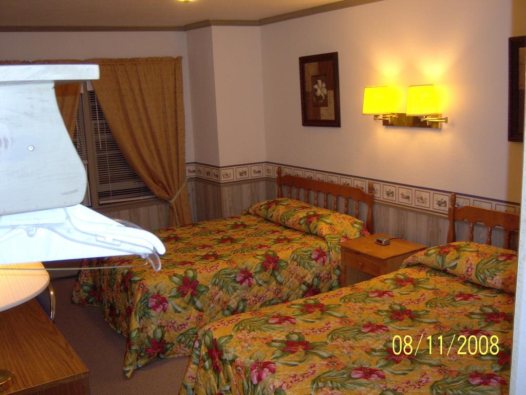 Travelers Inn Motel イーグル・リバー 部屋 写真